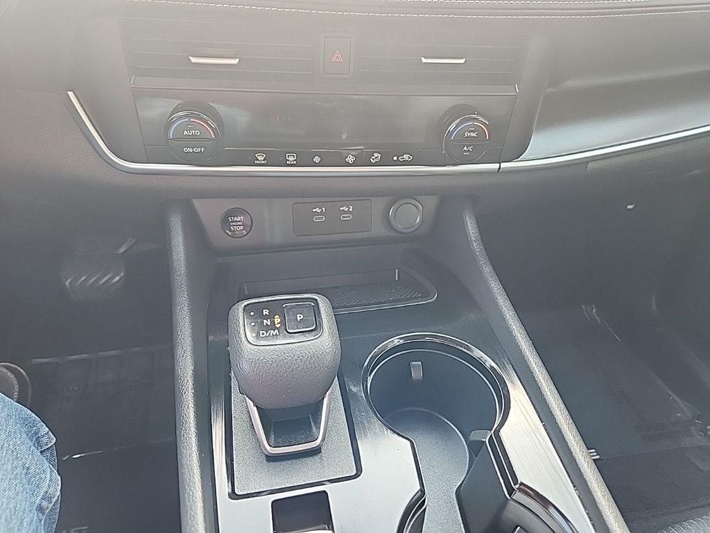 2025 Nissan Rogue SV - Photo 14