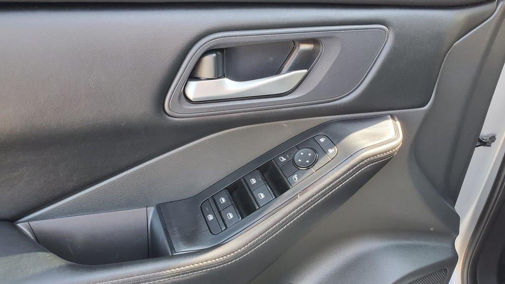 Nissan Rogue  2025