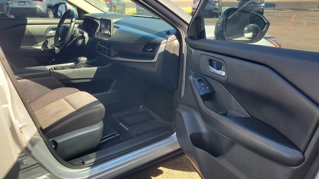 Nissan Rogue  2025