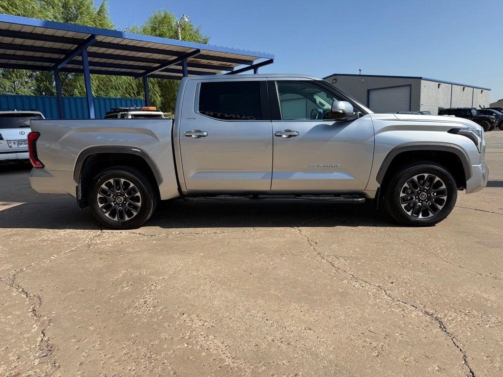 Toyota Tundra  2024