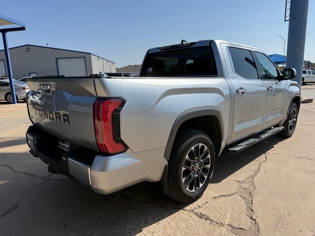 Toyota Tundra  2024