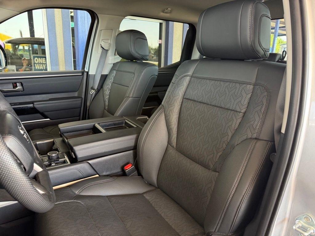 Toyota Tundra  2024