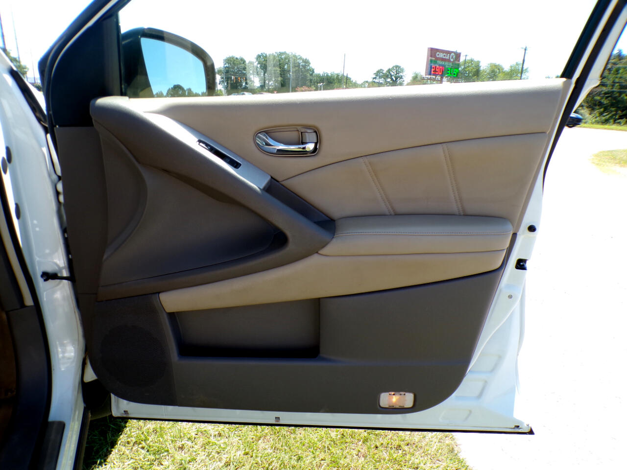 2013 Nissan Murano SV photo 24