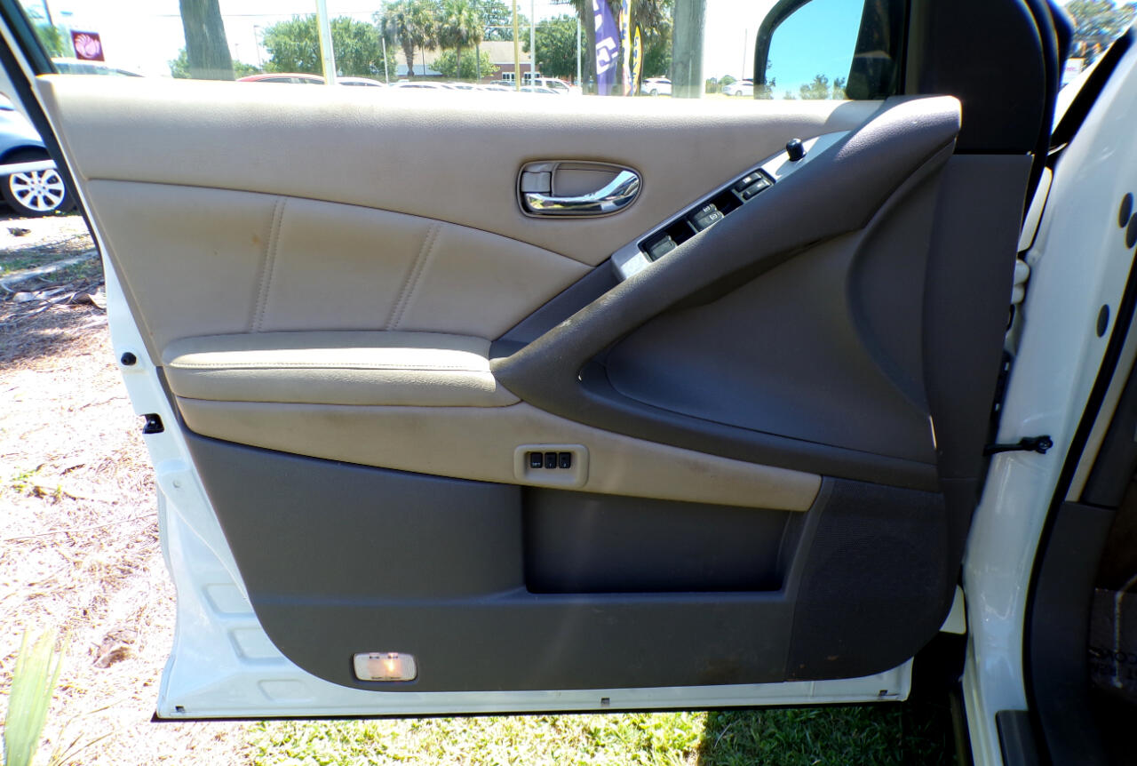 2013 Nissan Murano SV photo 33