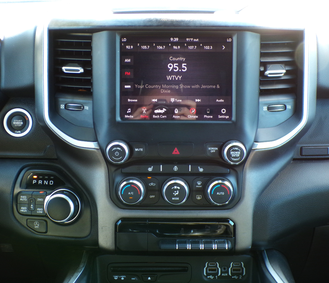 RAM 1500 Big Horn Quad Cab 4WD 2019