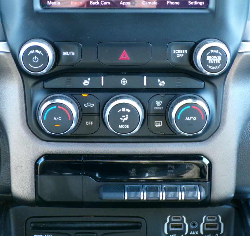 RAM 1500 Big Horn Quad Cab 4WD 2019