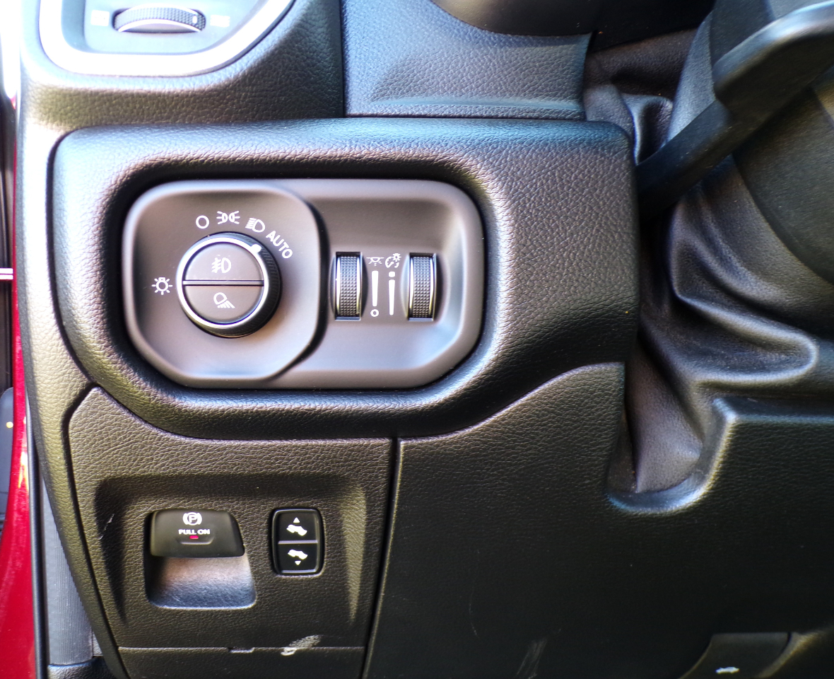 RAM 1500 Big Horn Quad Cab 4WD 2019