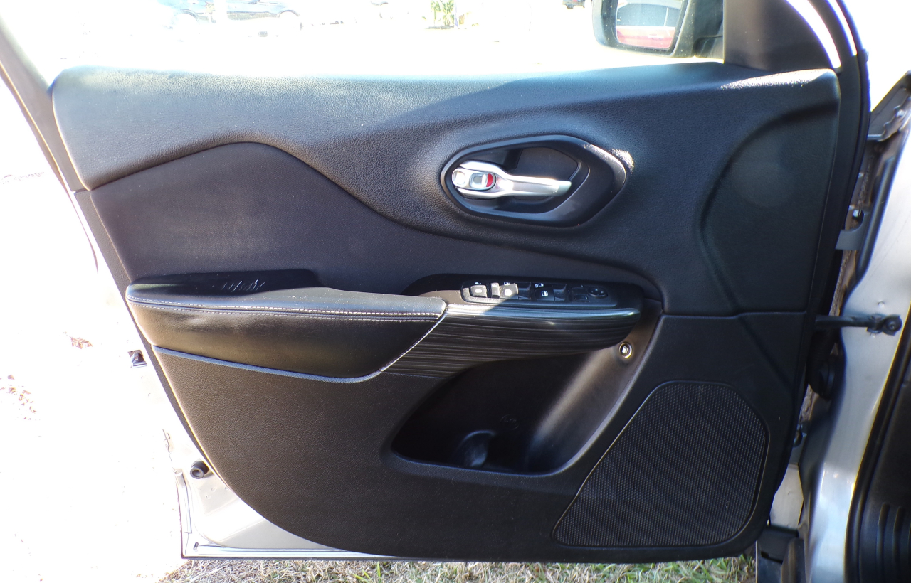 Jeep Cherokee Latitude 4WD 2014