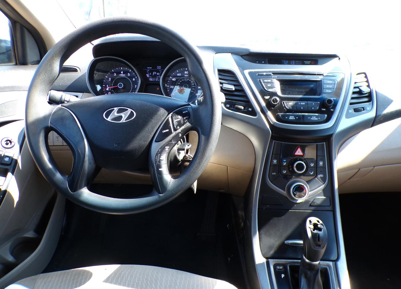 Hyundai Elantra SE 2014