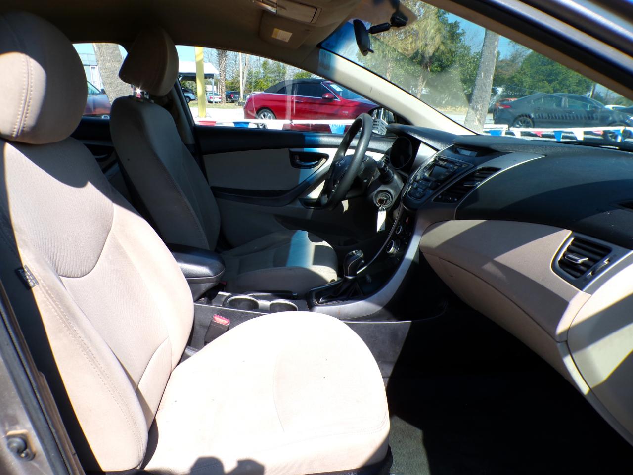 Hyundai Elantra SE 2014