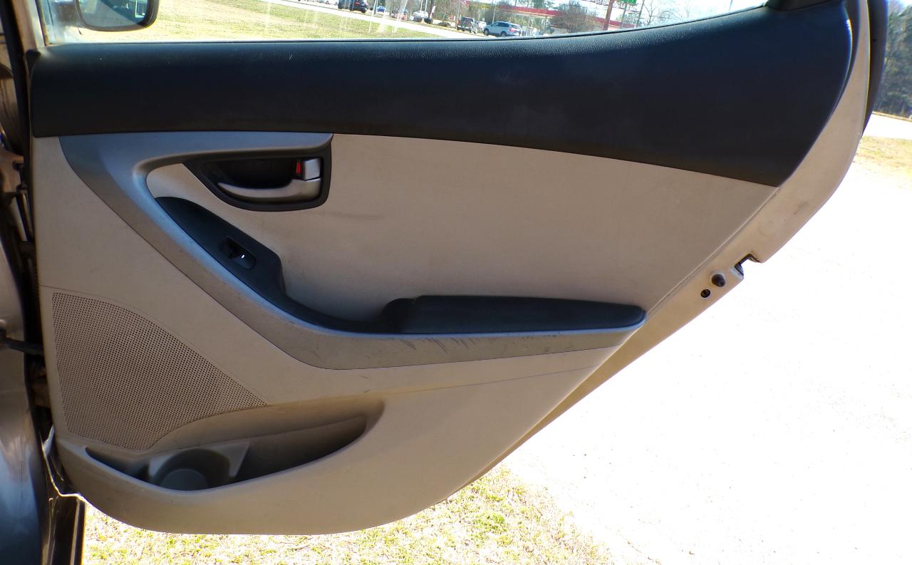 Hyundai Elantra SE 2014