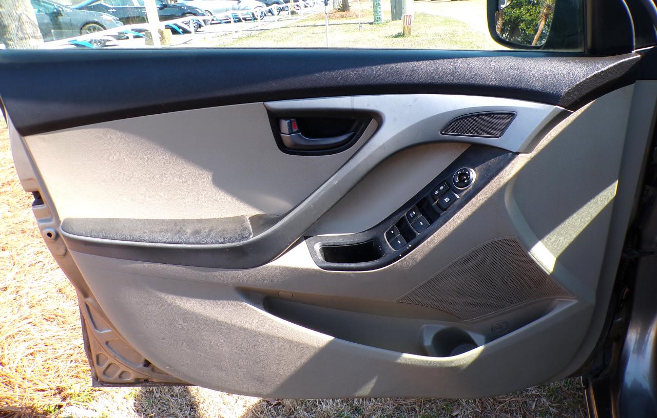 Hyundai Elantra SE 2014