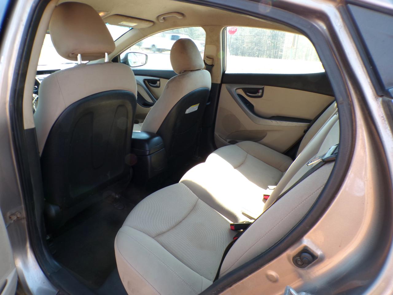 Hyundai Elantra SE 2014