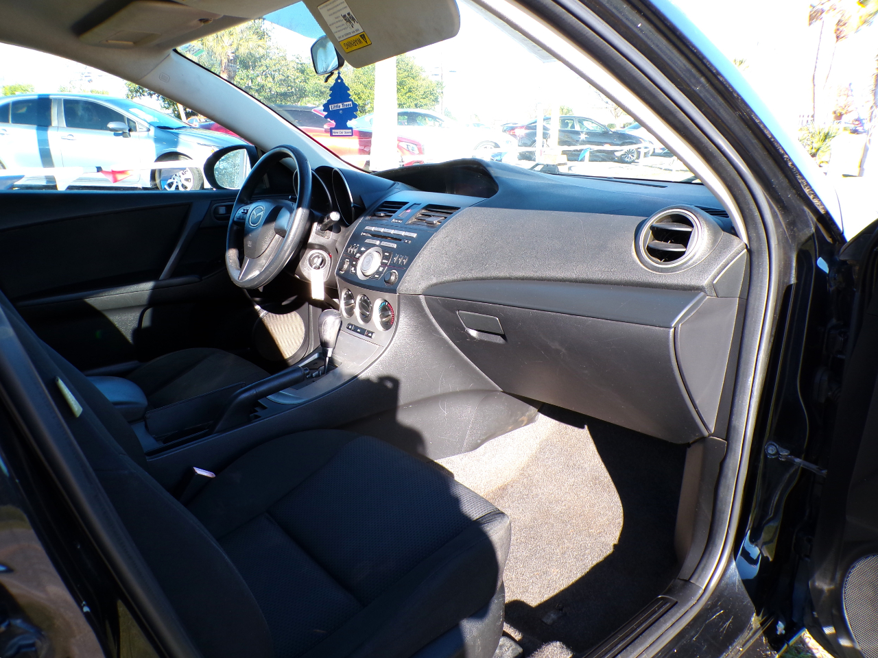 Mazda MAZDA3 i Sport 4-Door 2011