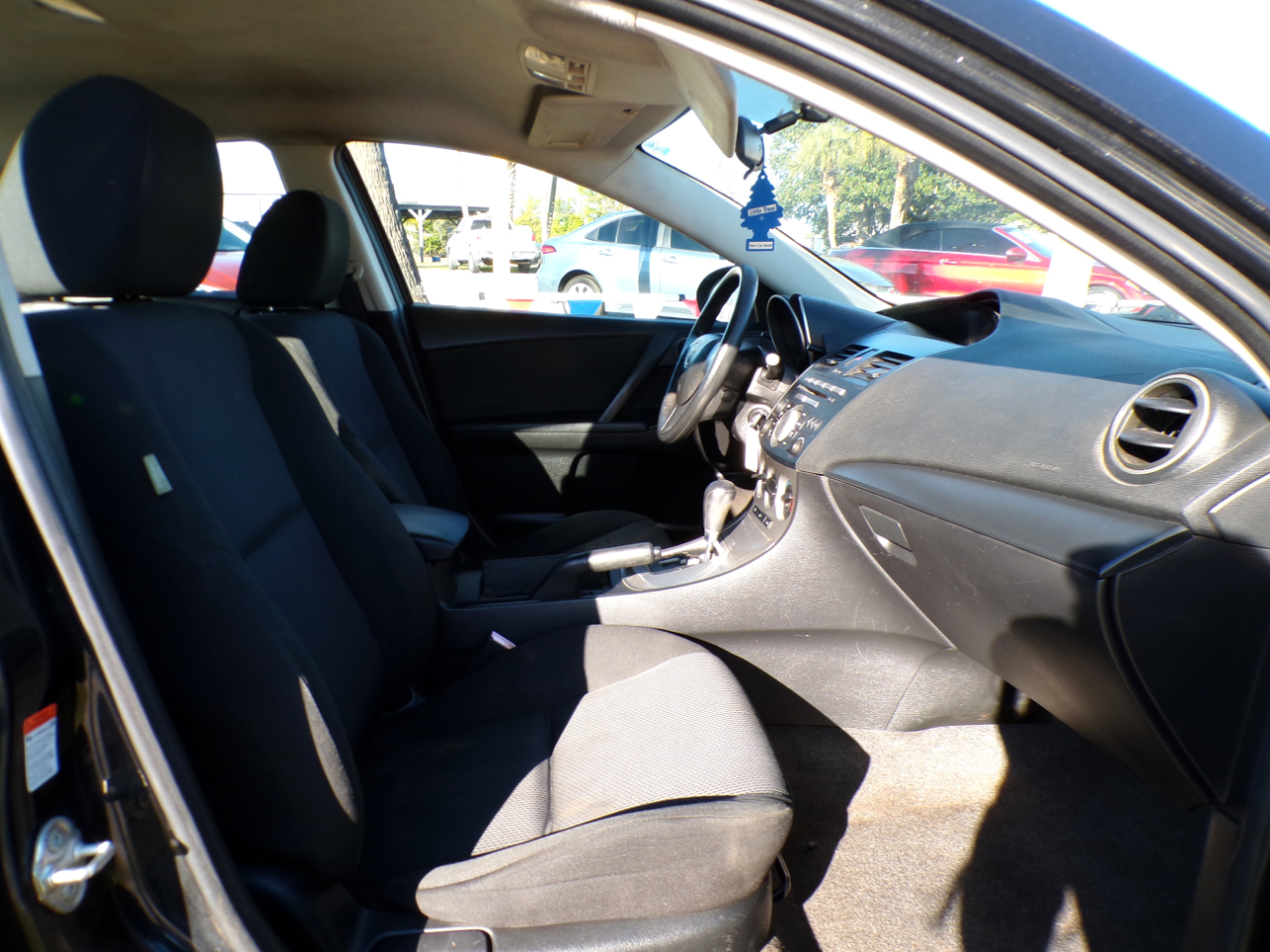 Mazda MAZDA3 i Sport 4-Door 2011