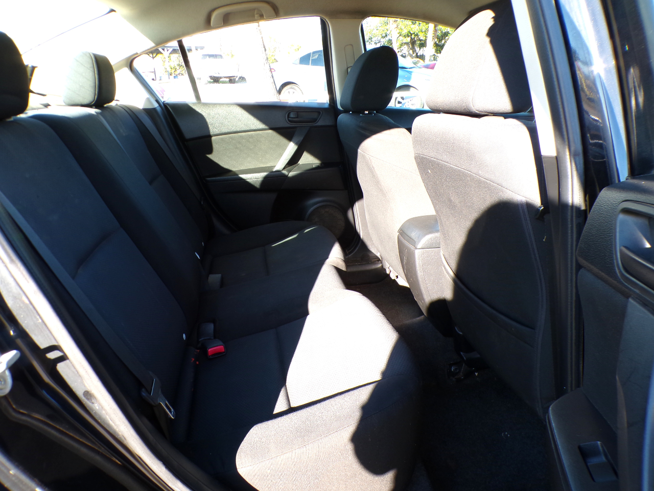 Mazda MAZDA3 i Sport 4-Door 2011