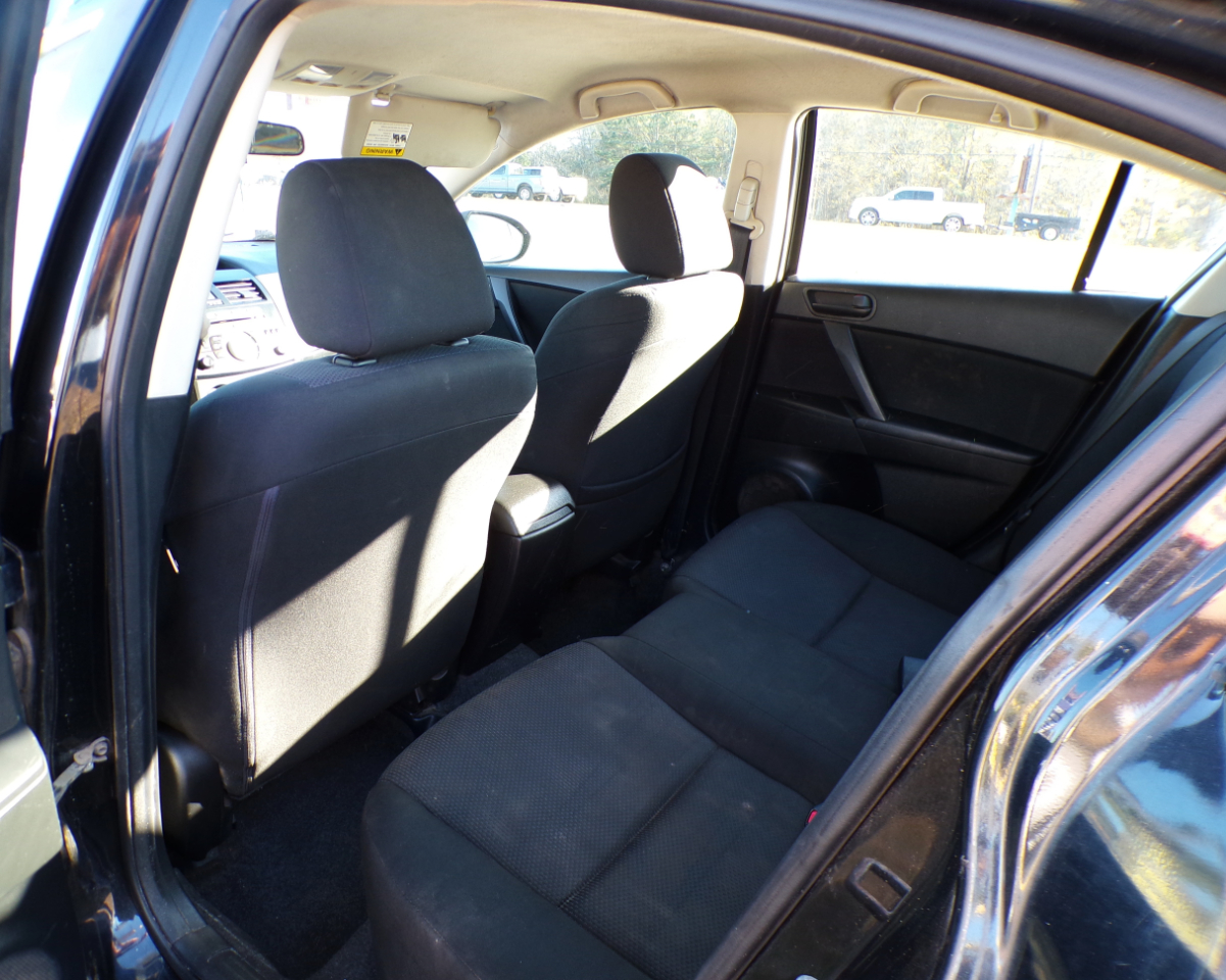 Mazda MAZDA3 i Sport 4-Door 2011