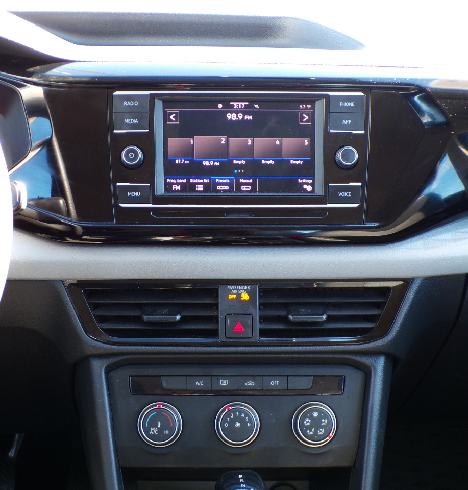 Volkswagen Taos S 2022