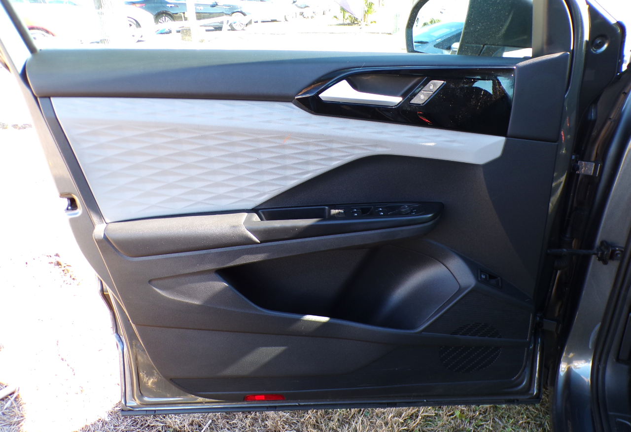 Volkswagen Taos S 2022