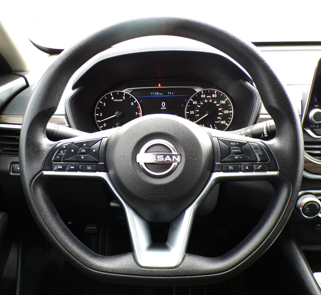 Nissan Altima 2.5 SV 2025