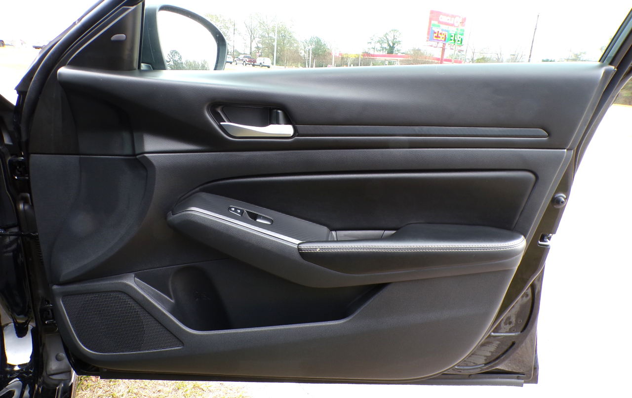 Nissan Altima 2.5 SV 2025