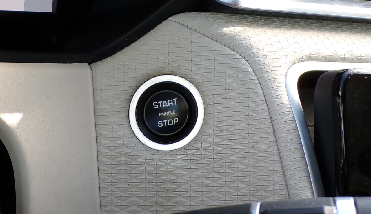 Land Rover Range Rover Velar S 2018