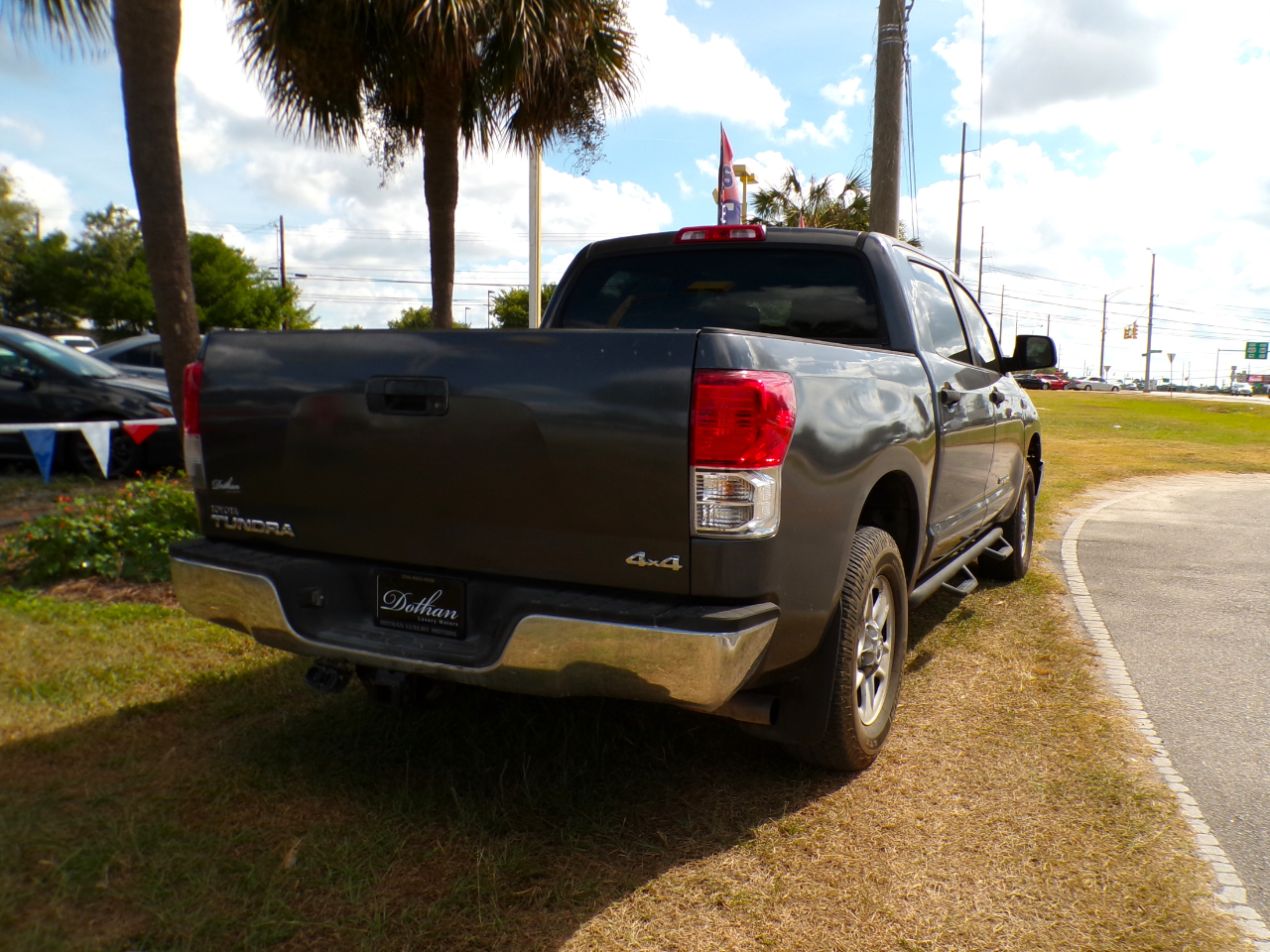 Toyota Tundra Tundra-Grade CrewMax 5.7L FFV 4WD 2012