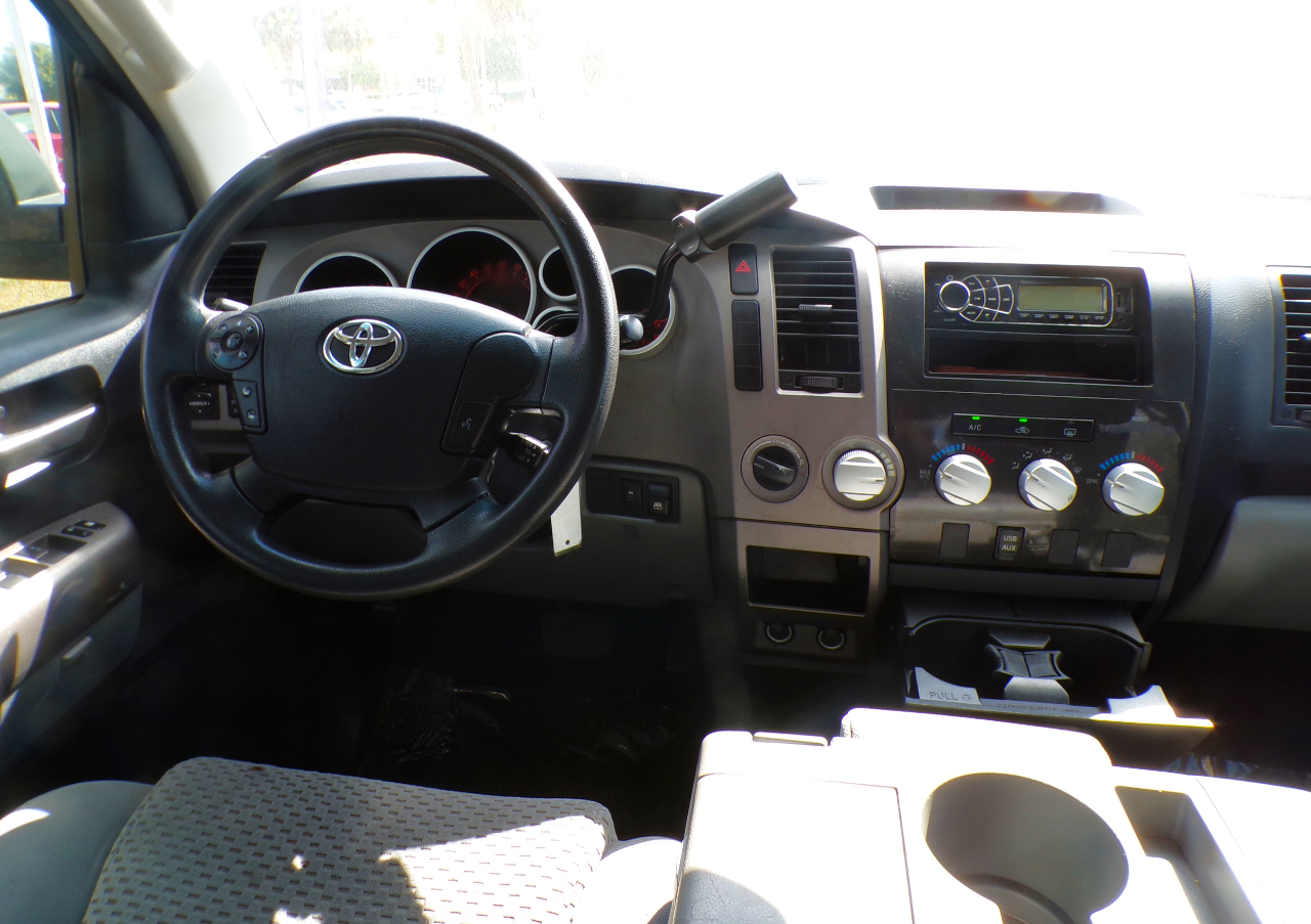 Toyota Tundra Tundra-Grade CrewMax 5.7L FFV 4WD 2012