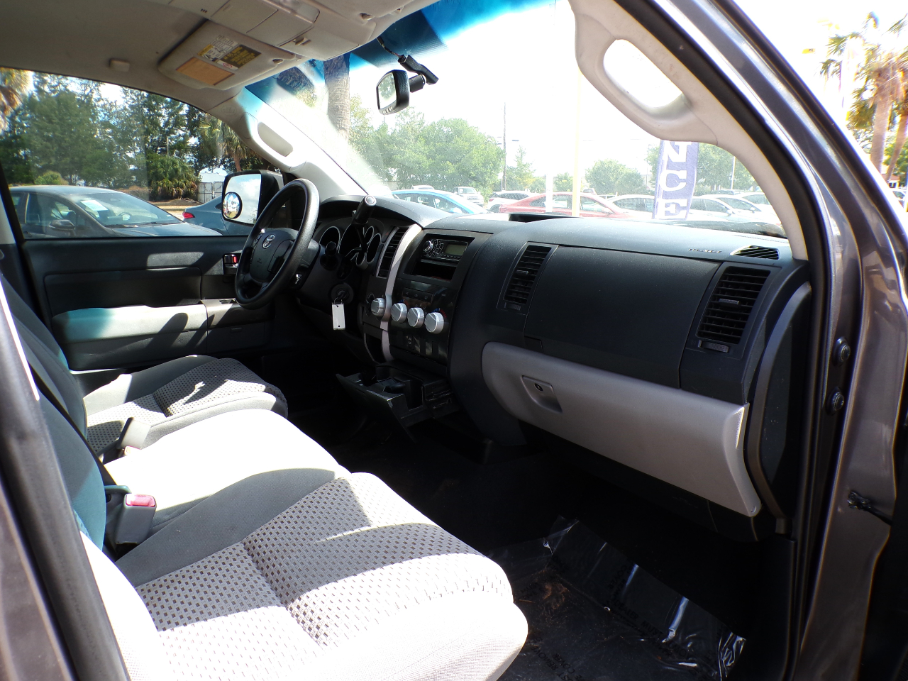 Toyota Tundra Tundra-Grade CrewMax 5.7L FFV 4WD 2012