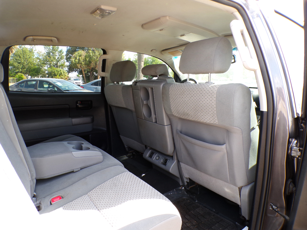 Toyota Tundra Tundra-Grade CrewMax 5.7L FFV 4WD 2012