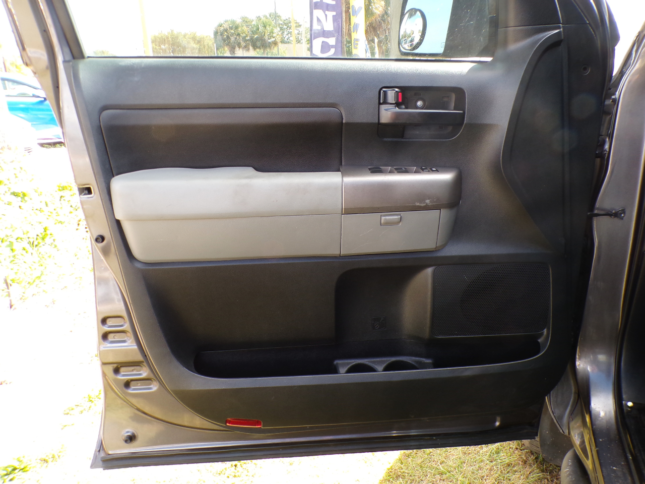 Toyota Tundra Tundra-Grade CrewMax 5.7L FFV 4WD 2012