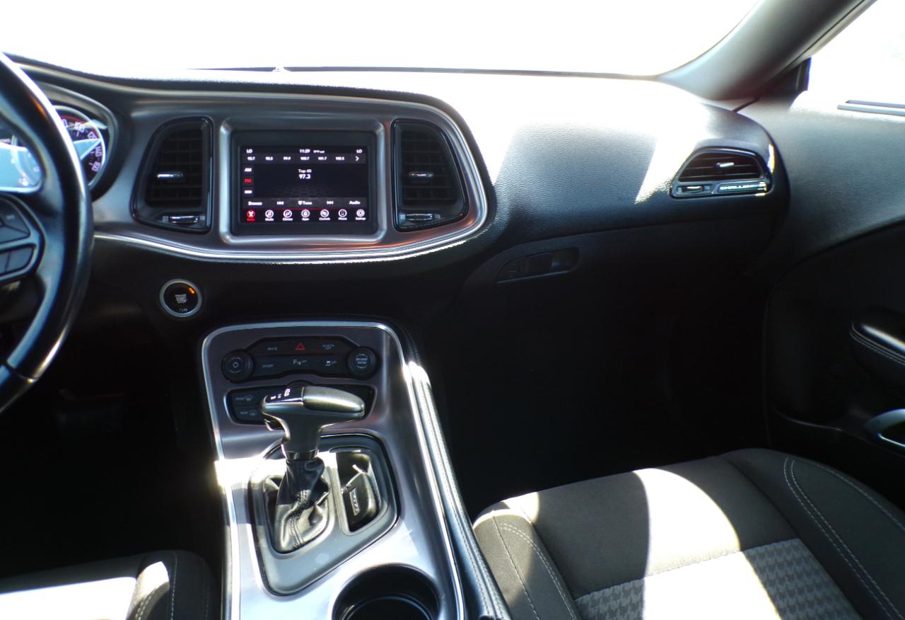 Dodge Challenger SXT 2021