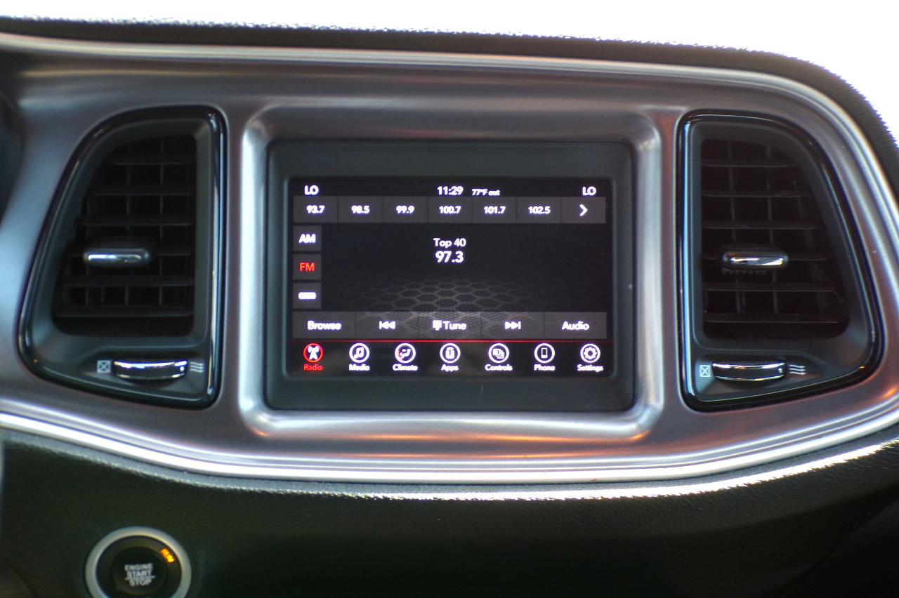 Dodge Challenger SXT 2021