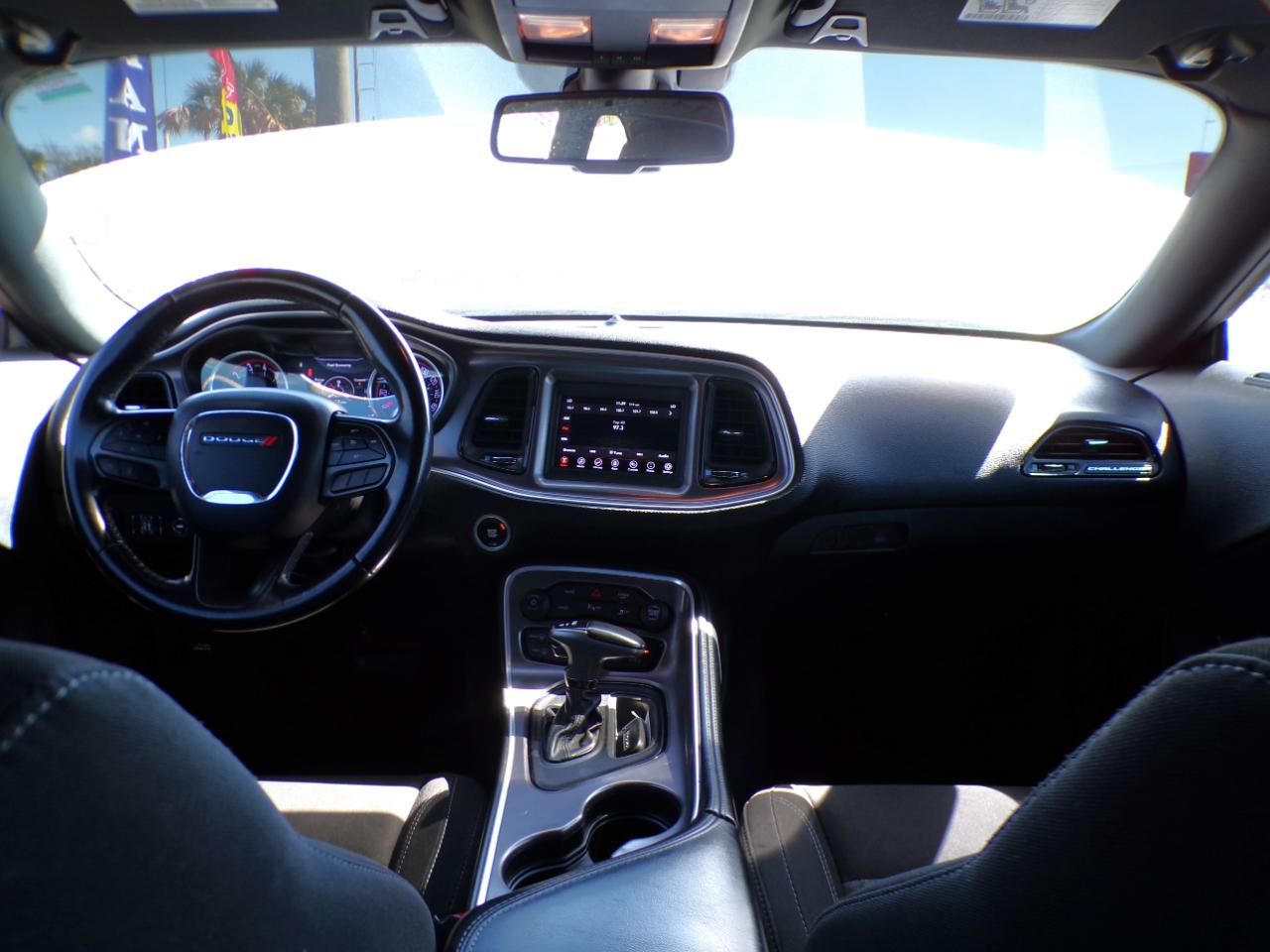 Dodge Challenger SXT 2021