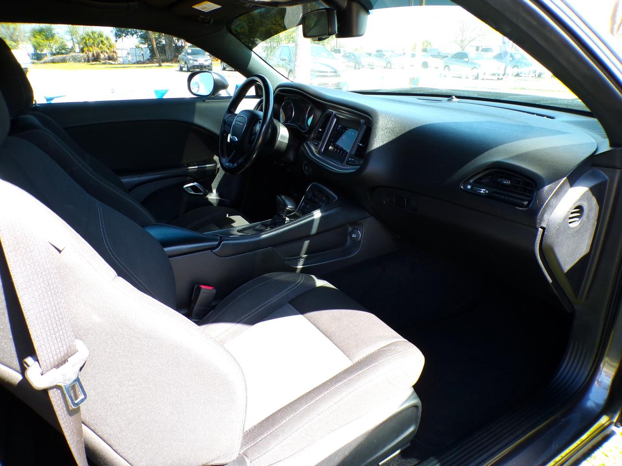 Dodge Challenger SXT 2021