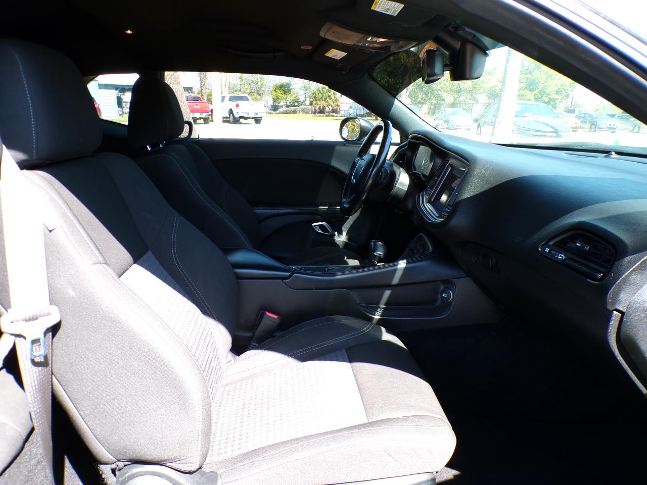 Dodge Challenger SXT 2021