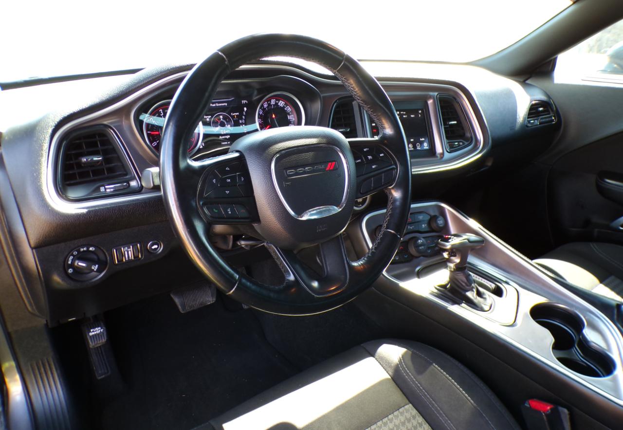 Dodge Challenger SXT 2021