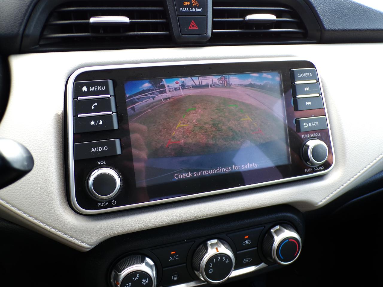 Nissan Versa SV 2022