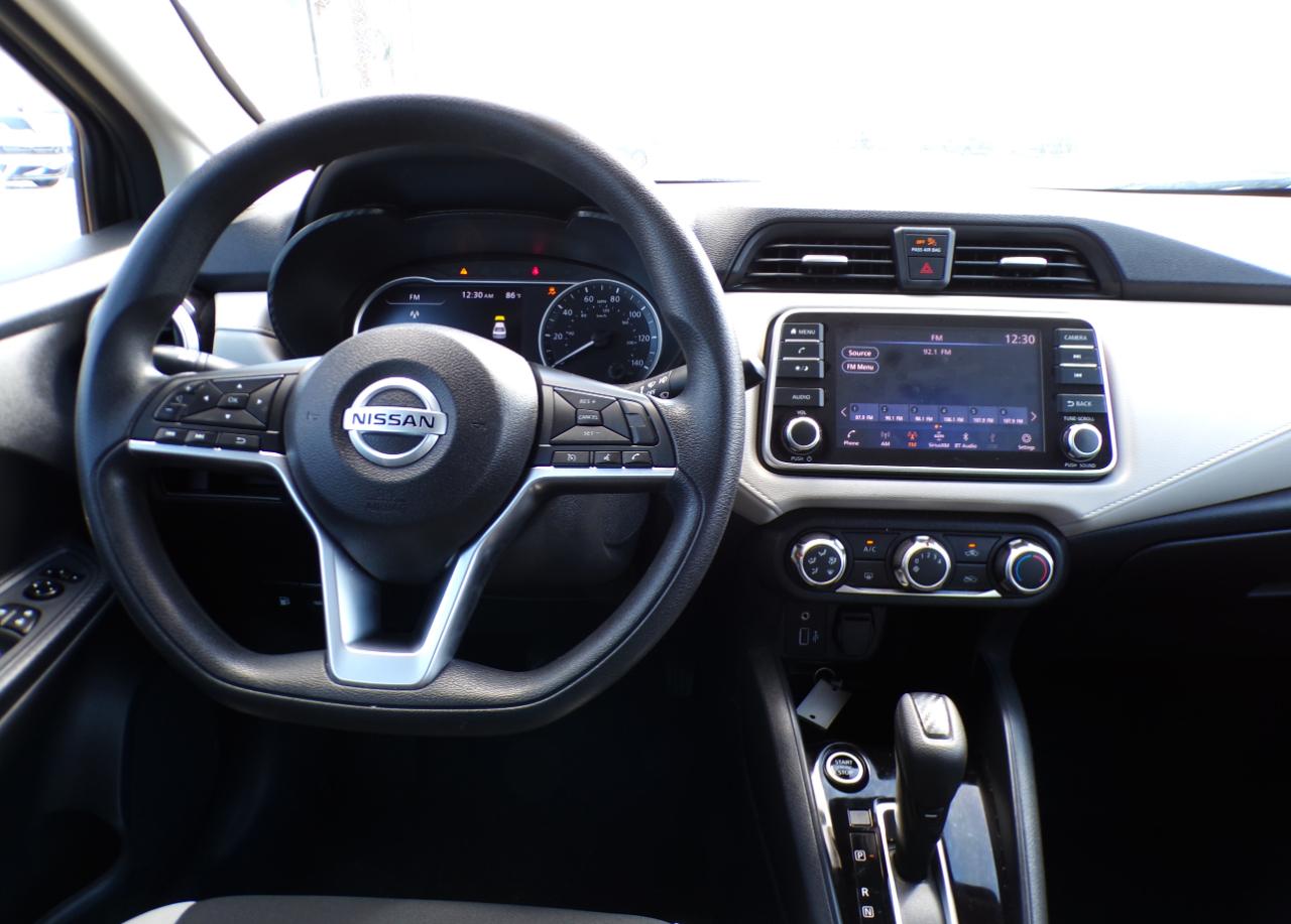 Nissan Versa SV 2022