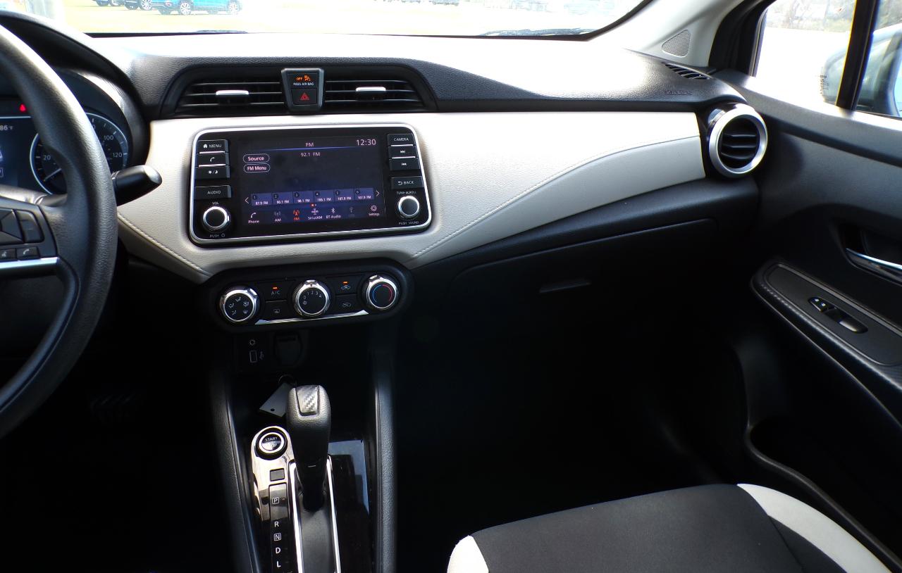 Nissan Versa SV 2022