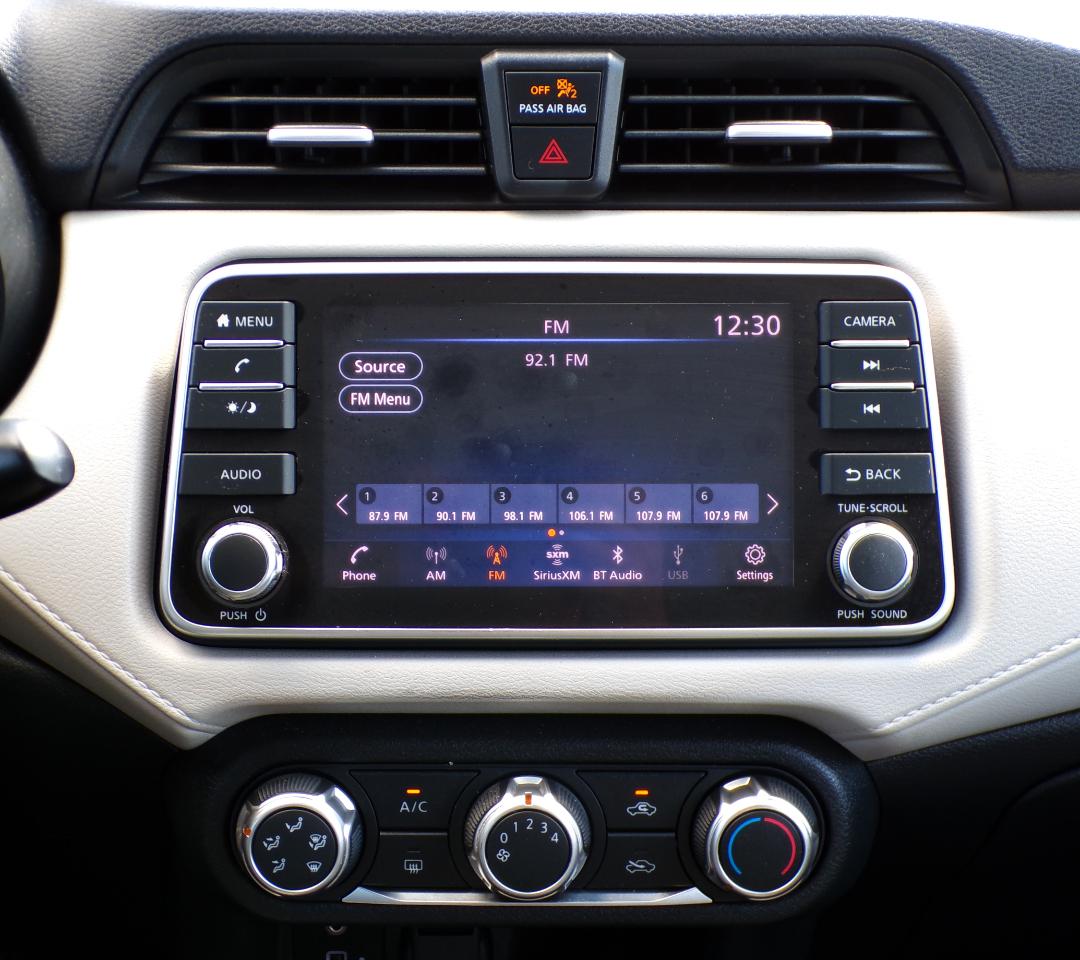 Nissan Versa SV 2022