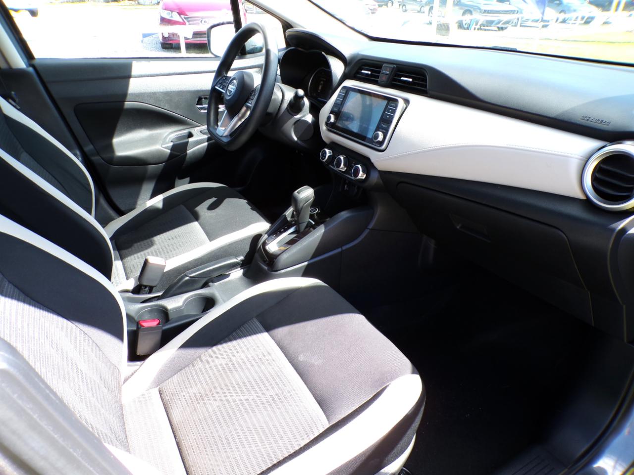 Nissan Versa SV 2022