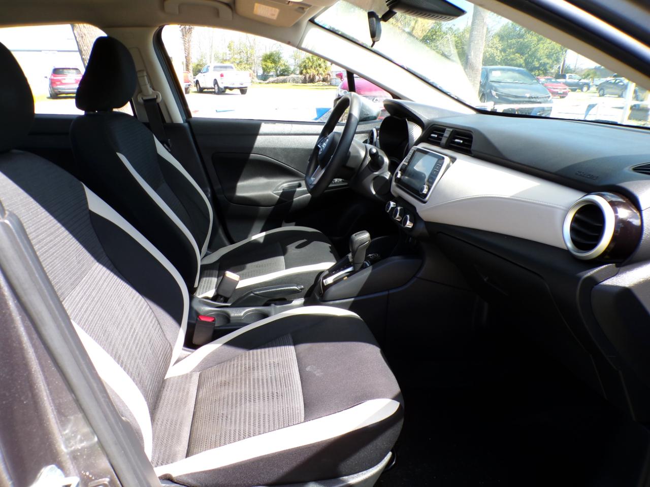 Nissan Versa SV 2022