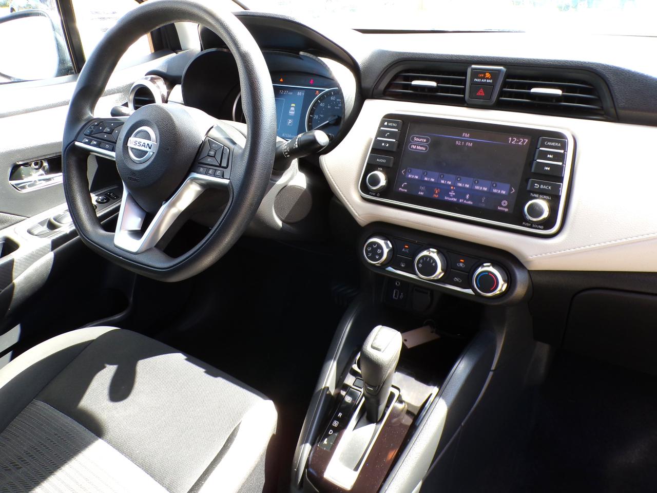 Nissan Versa SV 2022