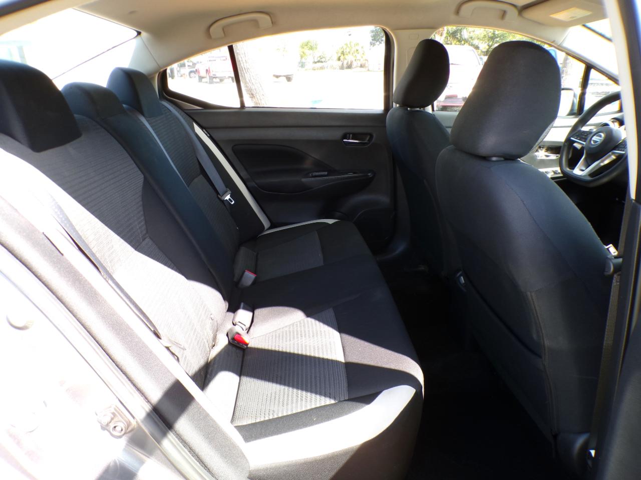 Nissan Versa SV 2022