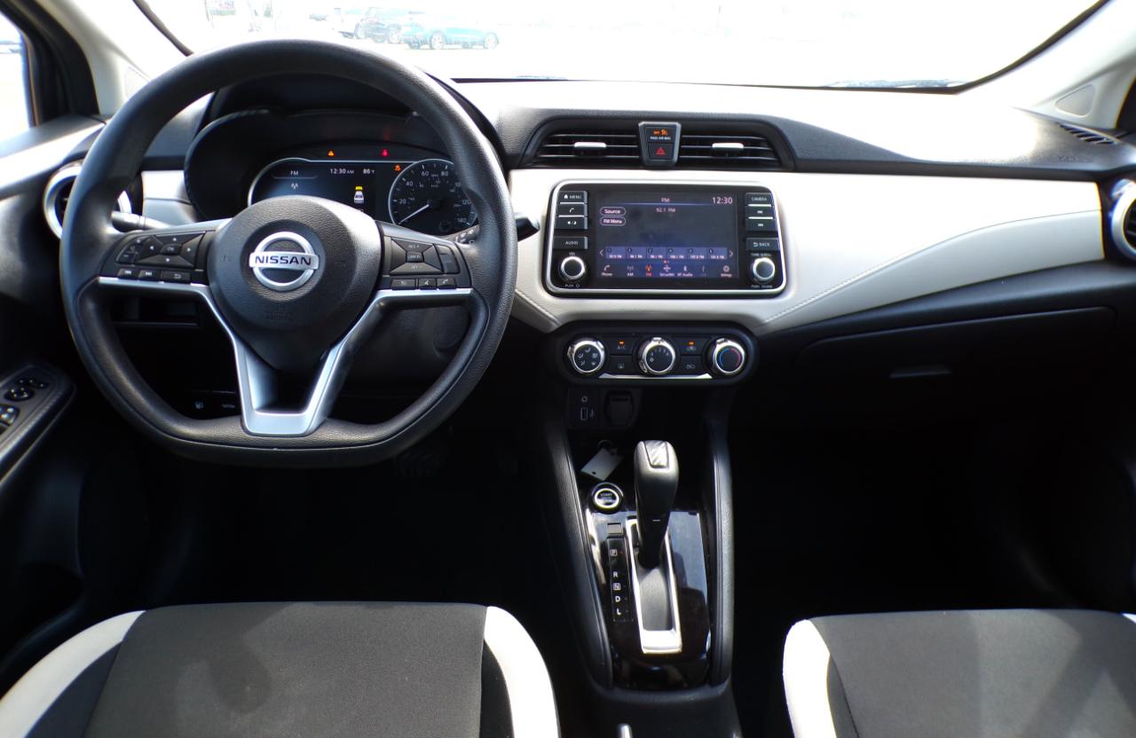 Nissan Versa SV 2022