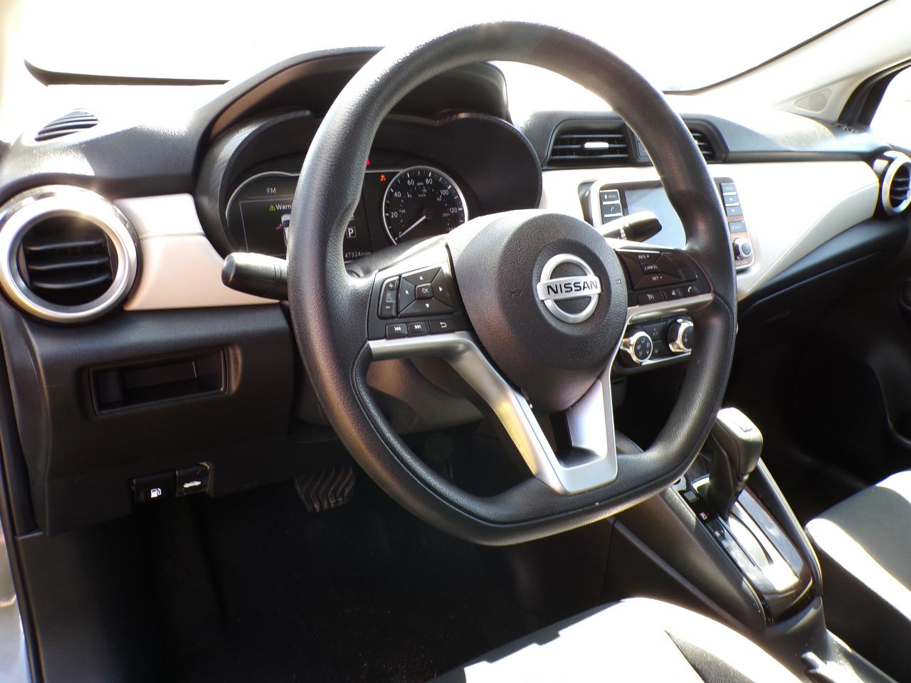 Nissan Versa SV 2022