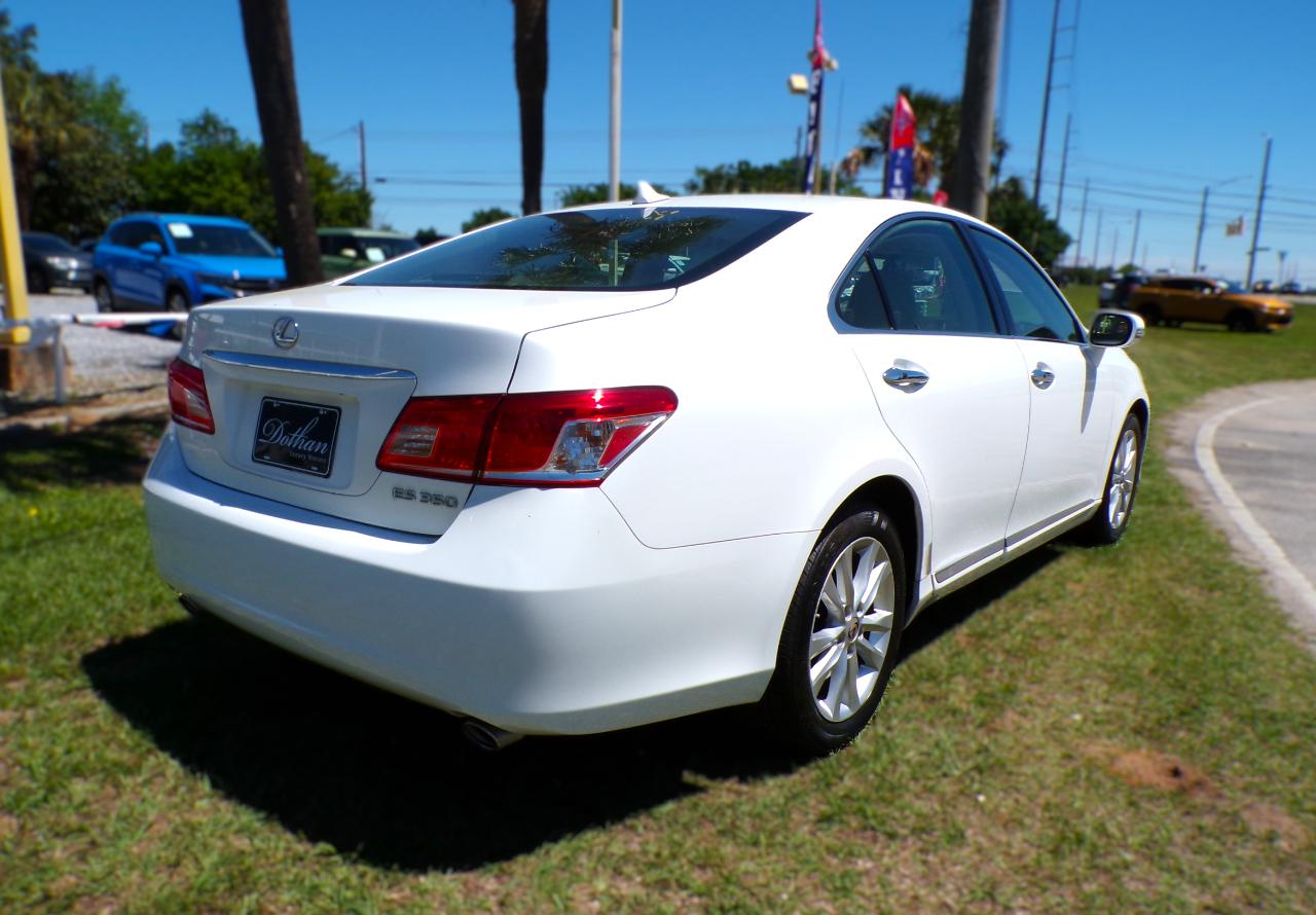 Lexus ES 350 Sedan 2011
