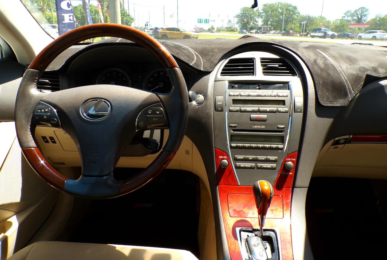 Lexus ES 350 Sedan 2011