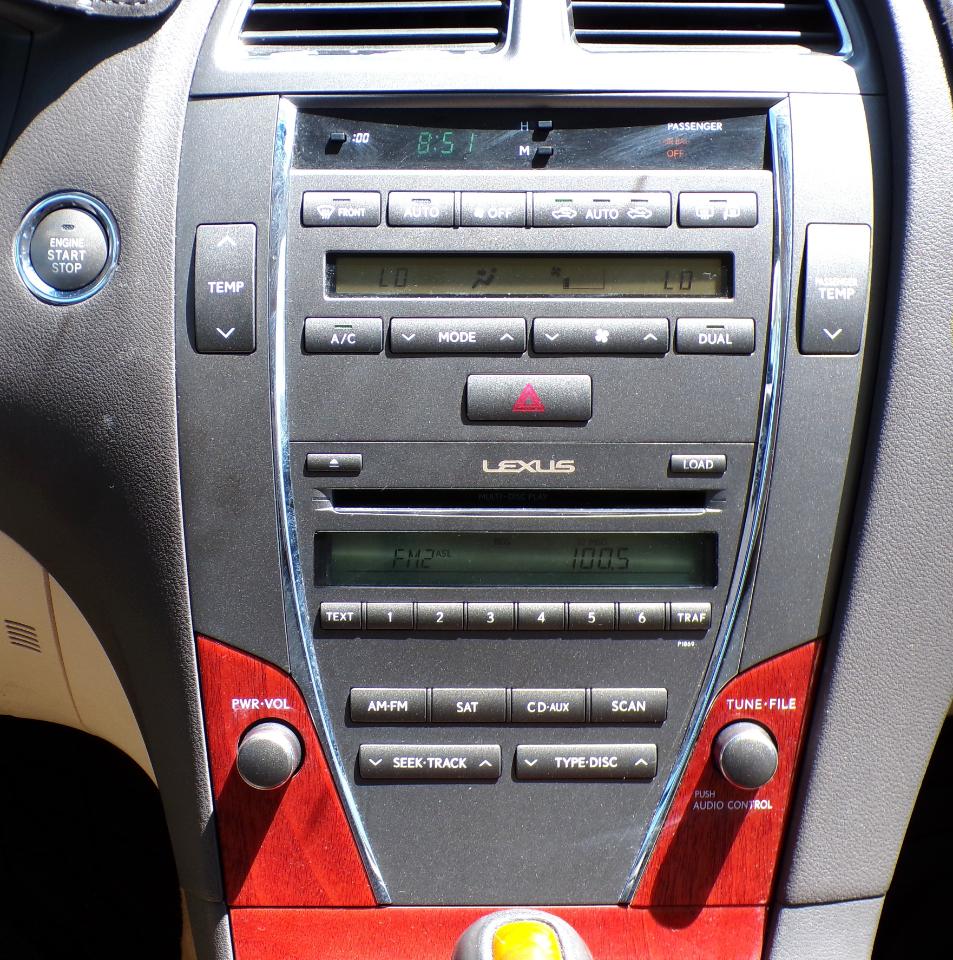 Lexus ES 350 Sedan 2011